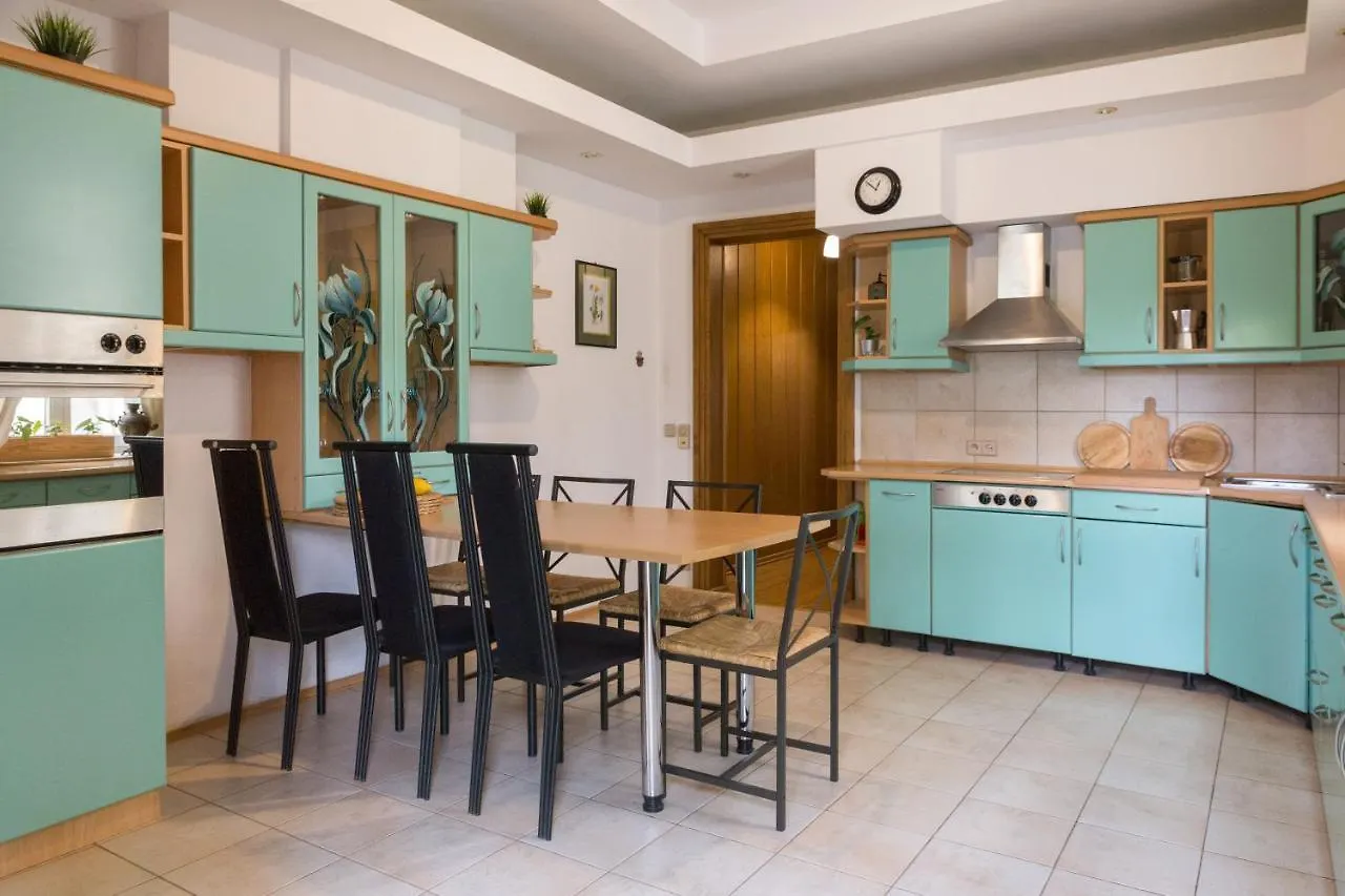 One & Only City Center Apartment Up To 8 Guests Krakow Poland